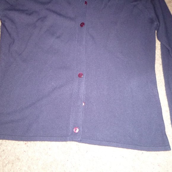 Women's Lightweight Collared Cardigan Sweater - Picture 3 of 3